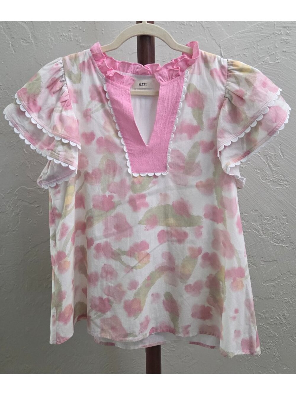 T17. Pink‎ Watercolor Ruffle Sleeve Blouse